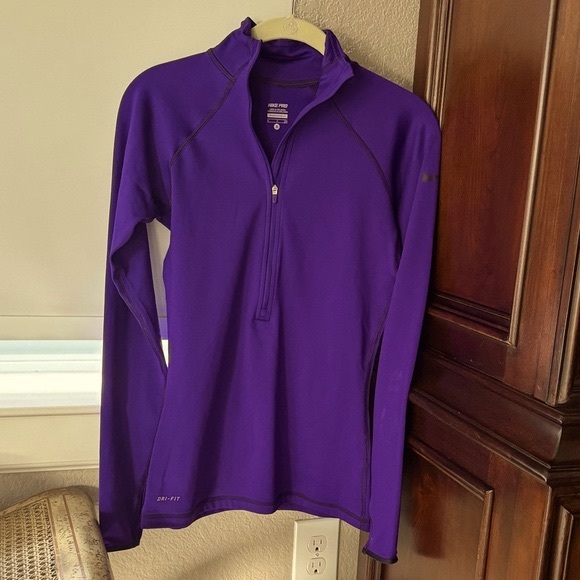 Nike Tops - *NEW* - Women's NIKE Pro Dry-Fit Hyperwarm Top (Small)